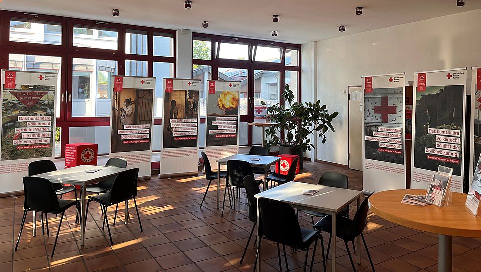 Wanderausstellung "Auch im Krieg gibt es Regeln" Ausstellung zum Humanitären Völkerrecht und den Genfer Konventionen.